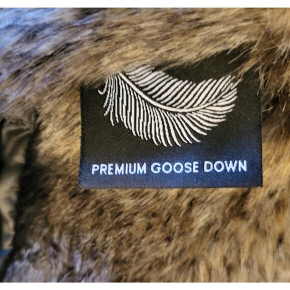 Aritzia Babaton Oskar Parka Olive Green Faux Fur Size XL Heavyweight EUC - Picture 9 of 16